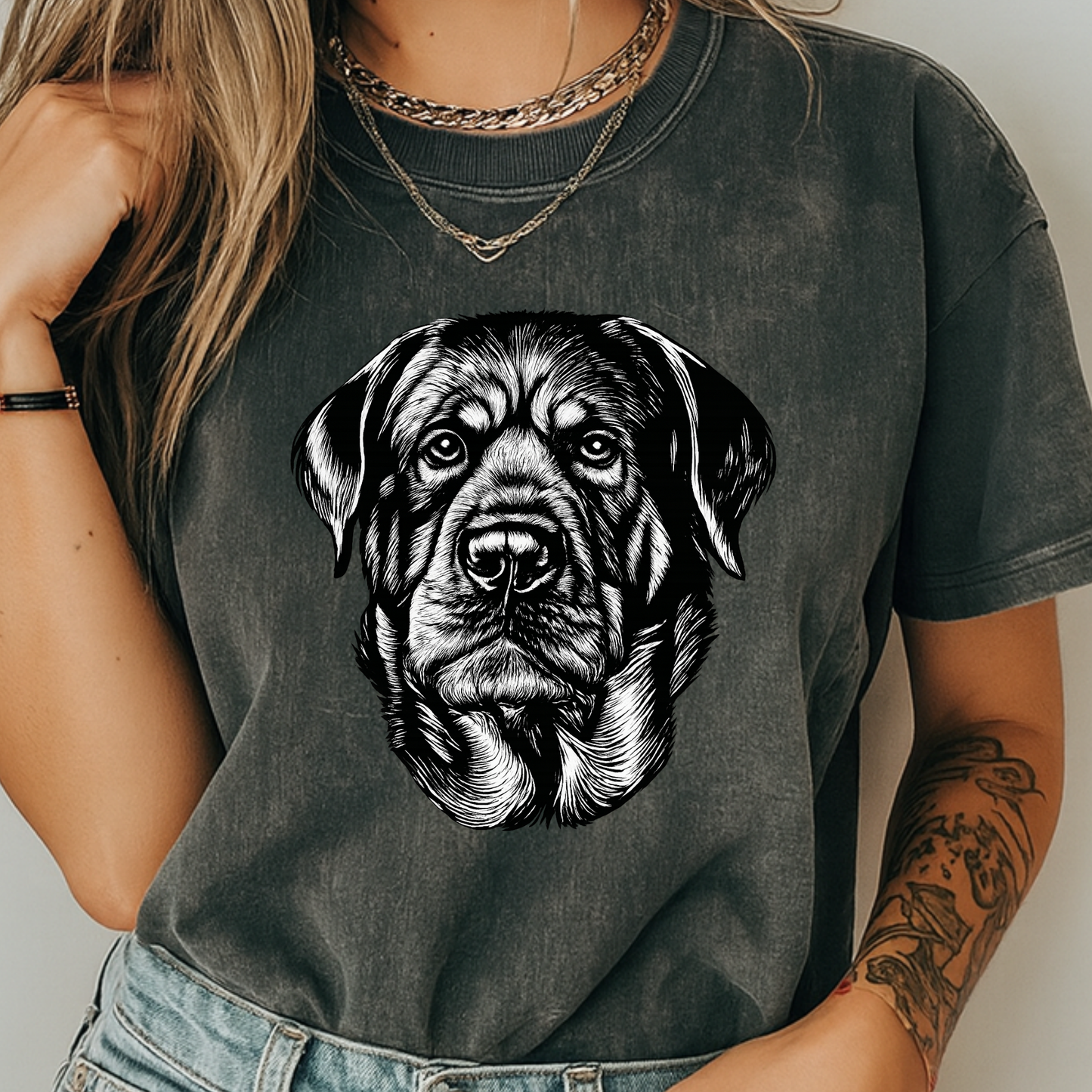 Rottweiler Face Graphic T-Shirt - Minimalist Dog Lover Tee