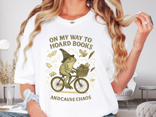 Funny 'On My Way To Hoard Books' Frog T-Shirt | Cottagecore Book Lover Gift | Comfort Colors® 1717